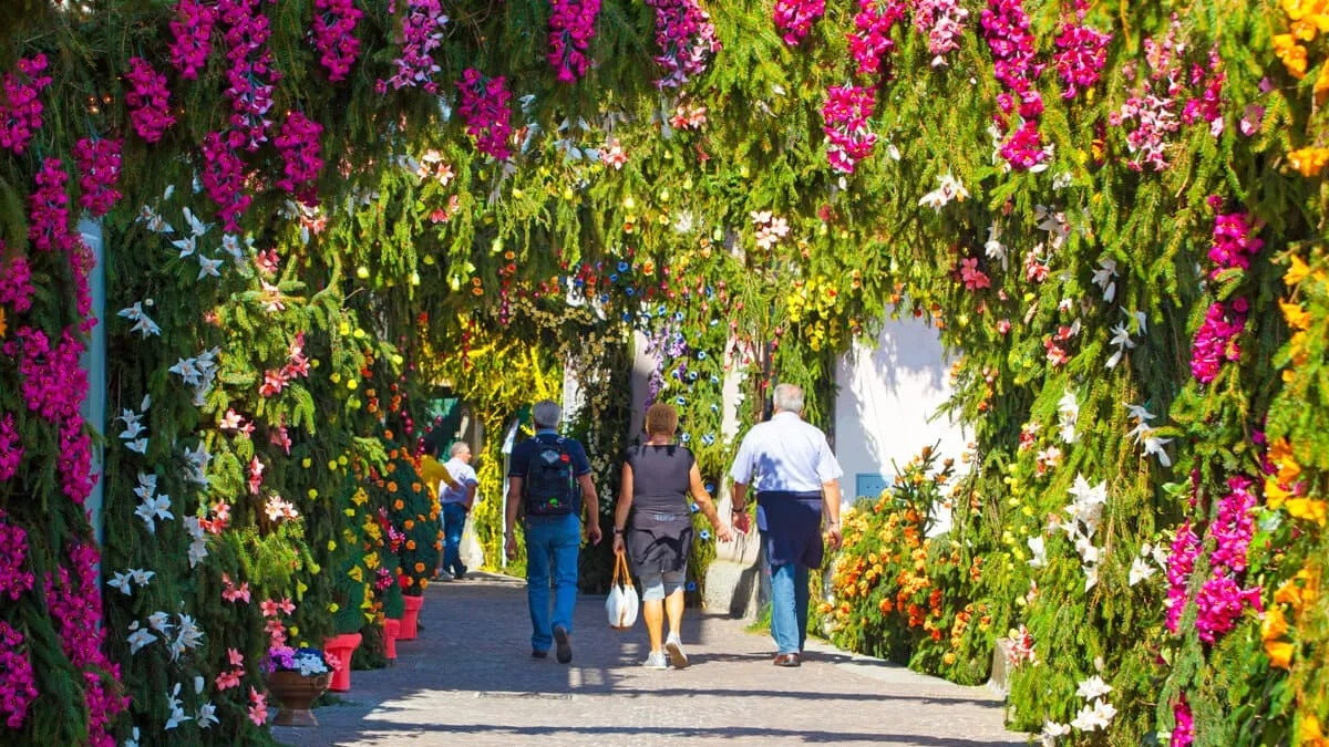 Święto Kwiatów na Monte Isola (Festa dei Fiori)